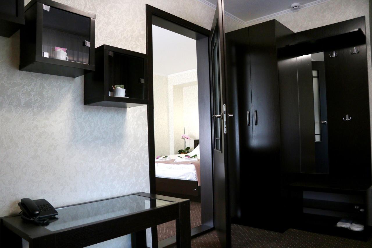 Hotel Tourist روفنو المظهر الخارجي الصورة